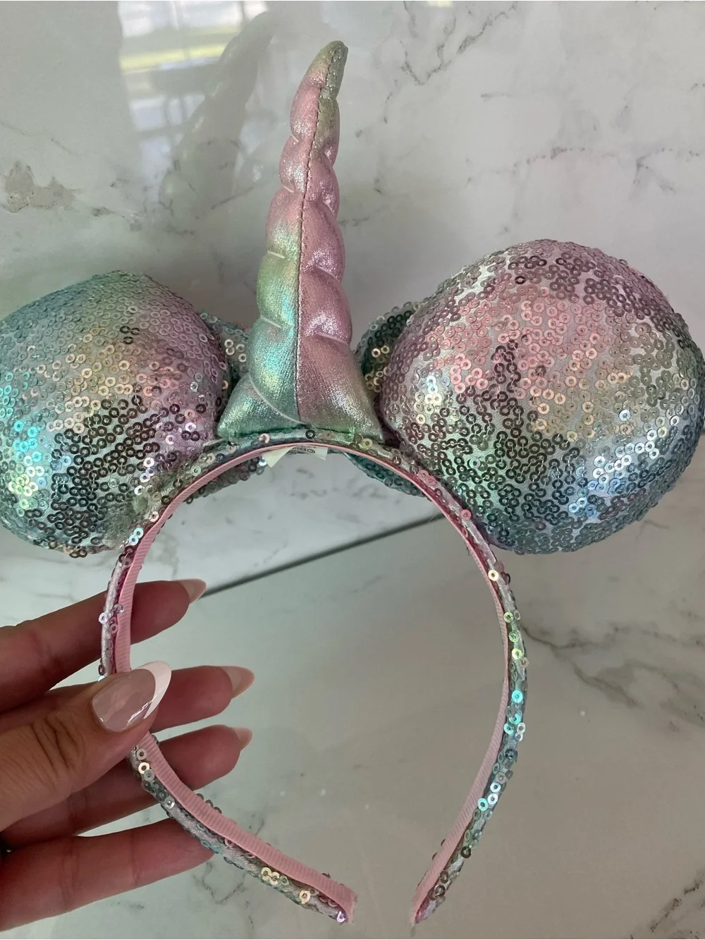 N/A shimmering sequined